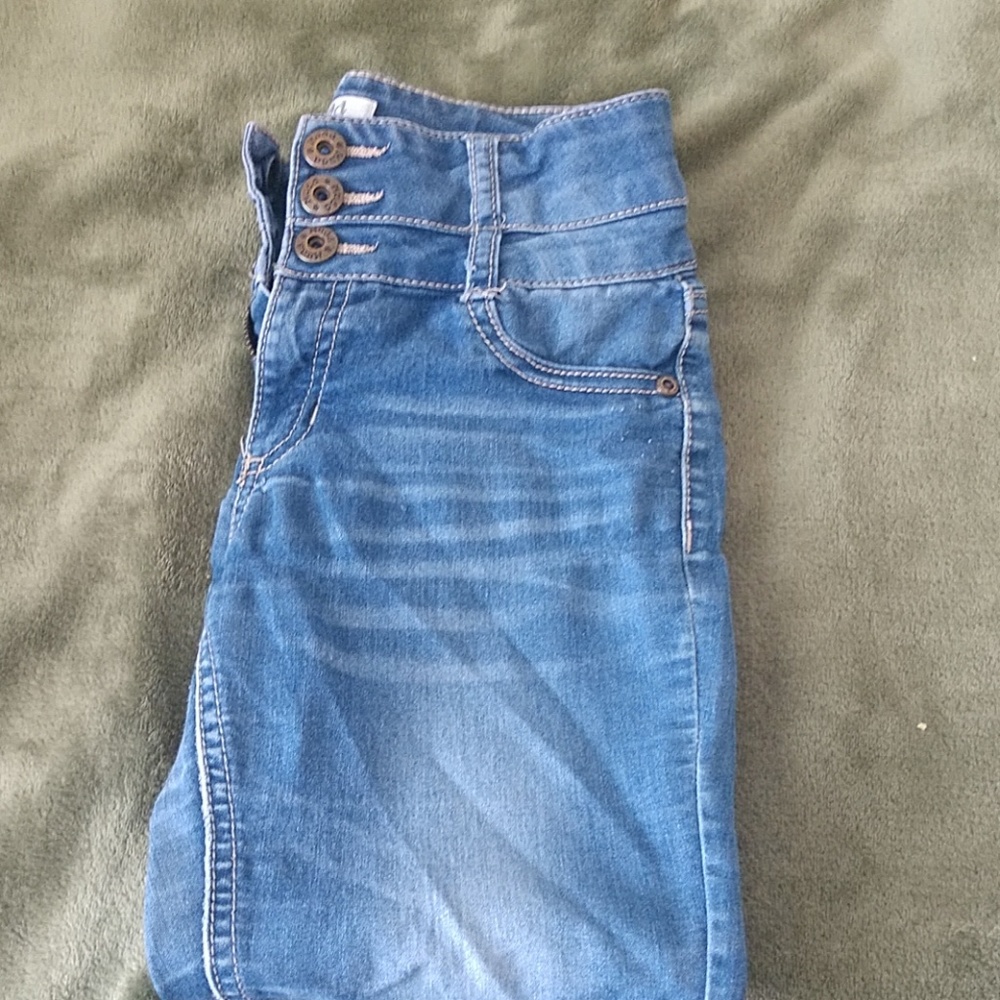 Capri pants
